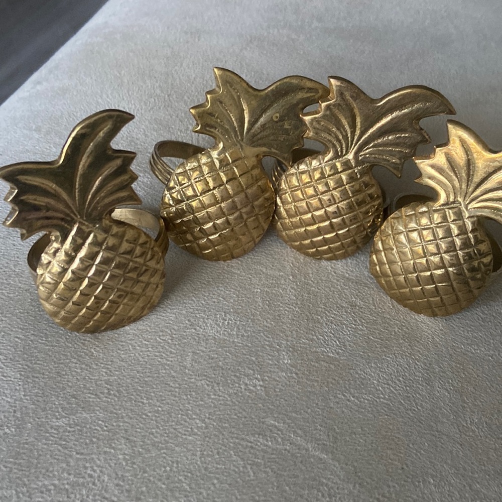 metal pineapple 🍍  napkin ring 4 set